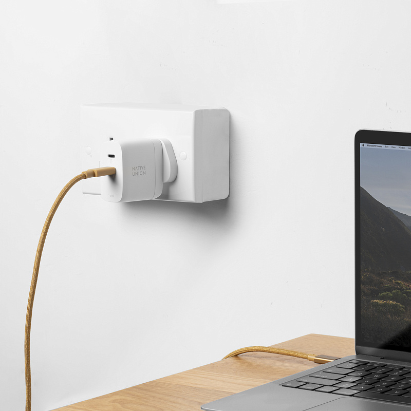 Сетевое зарядное устройство Native Union Fast GaN Charger 2 USB-C, PD, 67 Вт, белый